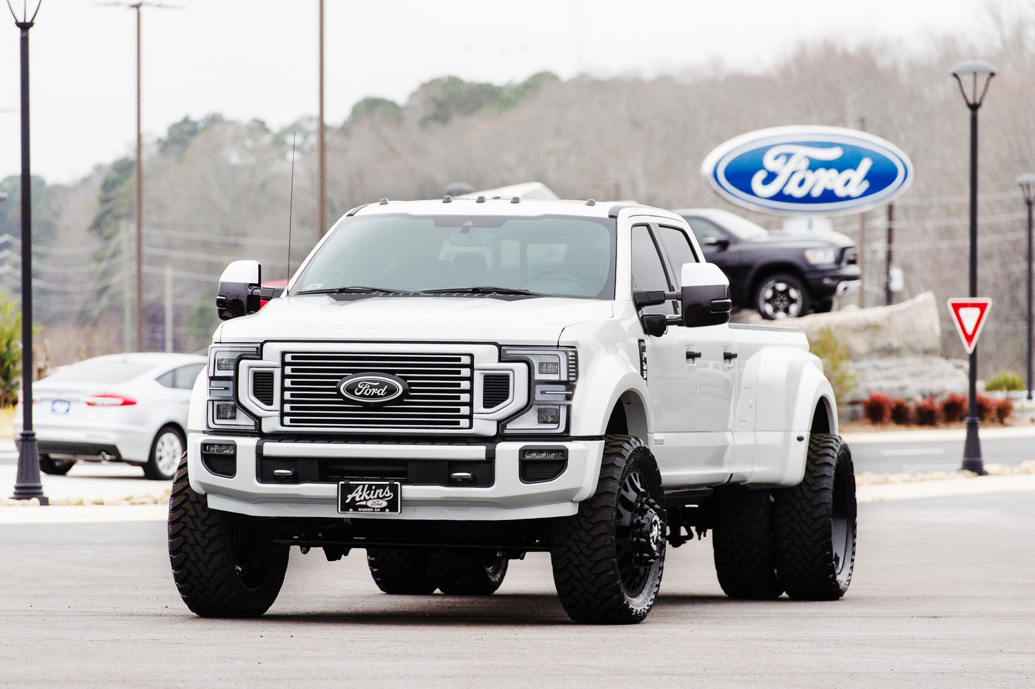 2020 White Ford F450 Everest™ Edition