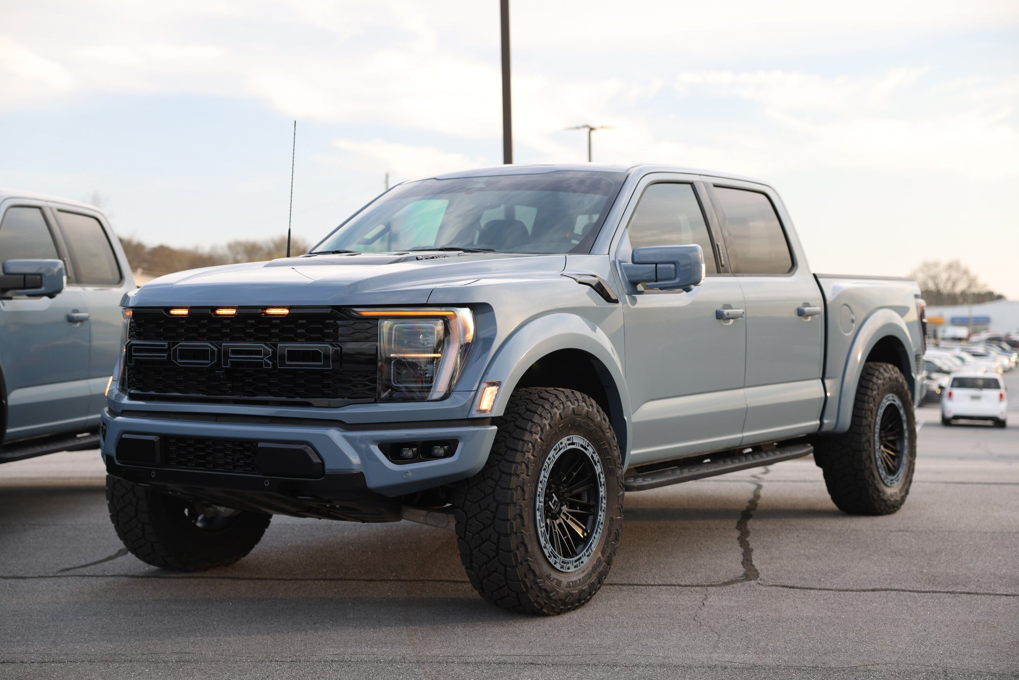2023 Ford F150 Platinum 4" LIFTED Everest Edition ICONIC SILVER